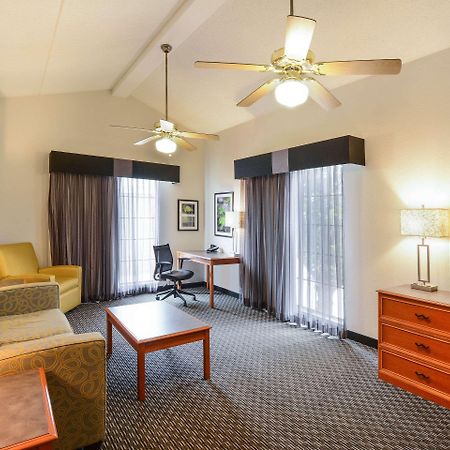 Quality Inn & Suites North Charleston - Ashley Phosphate Kültér fotó