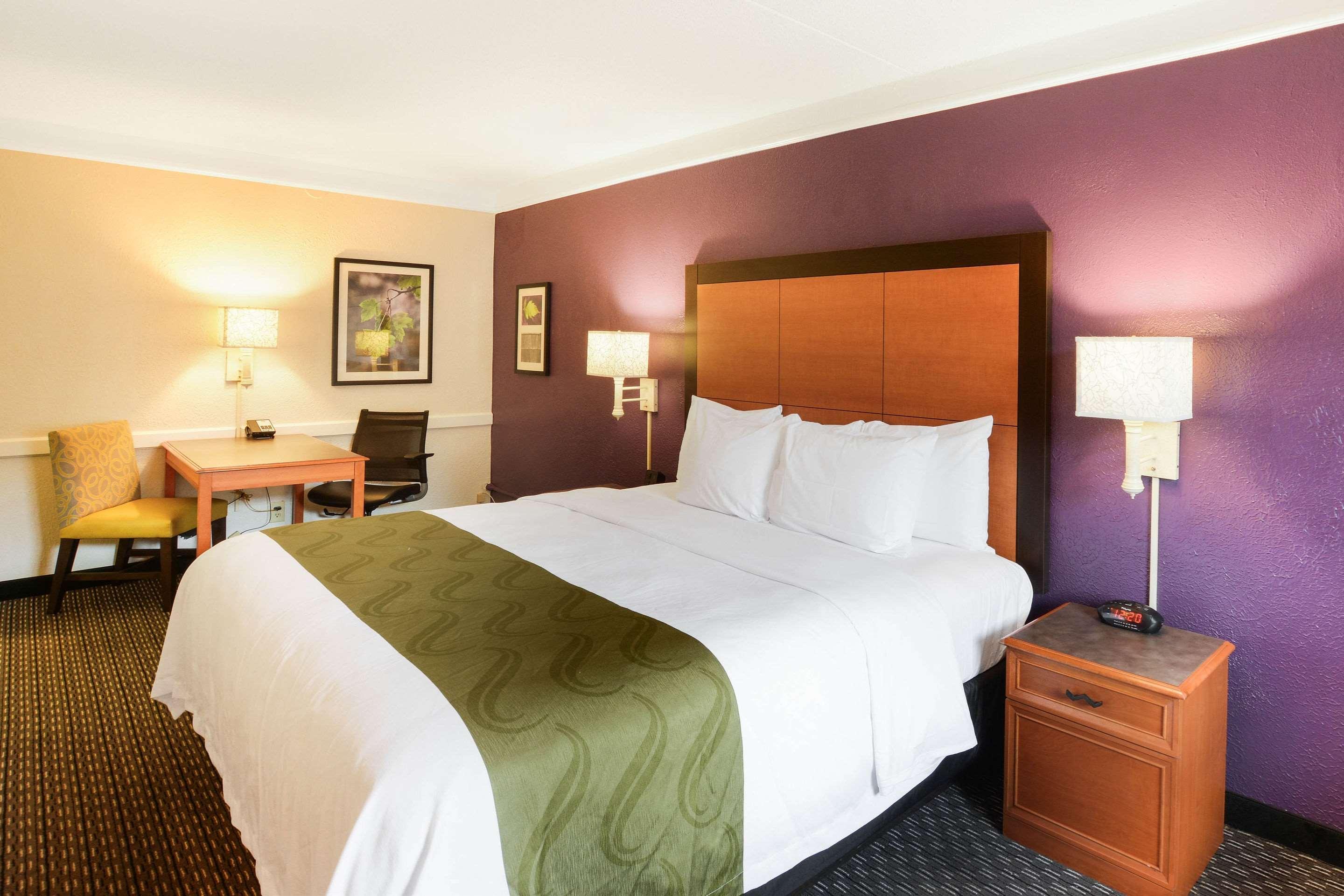 Quality Inn & Suites North Charleston - Ashley Phosphate Kültér fotó