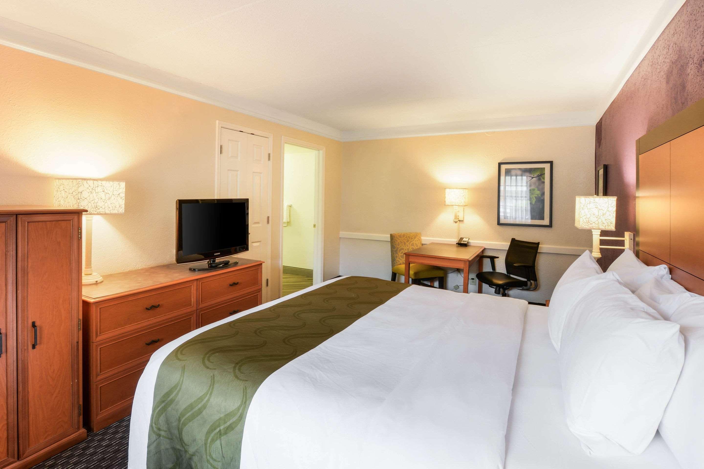 Quality Inn & Suites North Charleston - Ashley Phosphate Kültér fotó