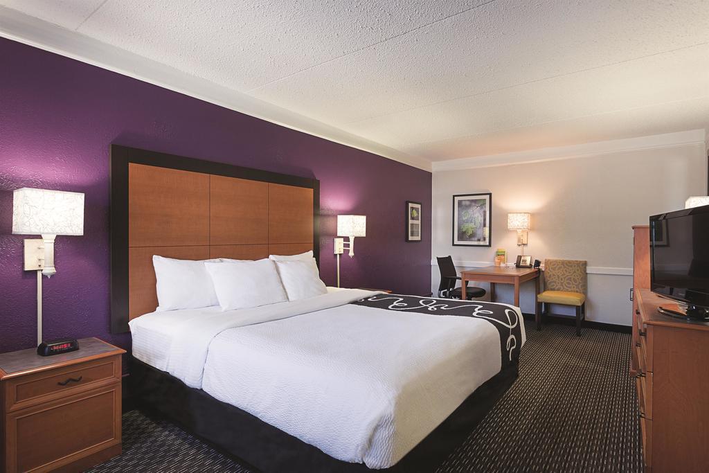 Quality Inn & Suites North Charleston - Ashley Phosphate Kültér fotó