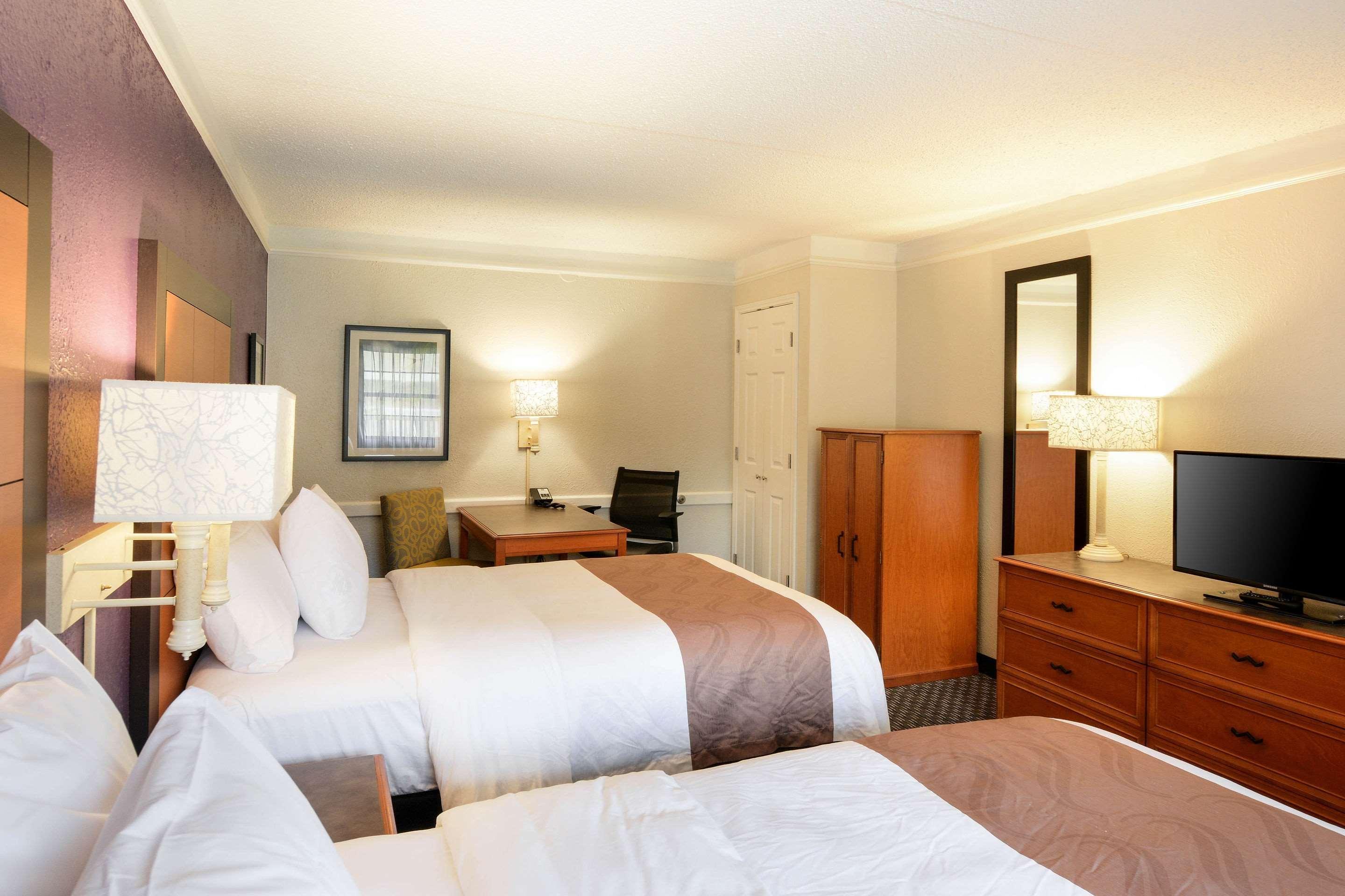 Quality Inn & Suites North Charleston - Ashley Phosphate Kültér fotó