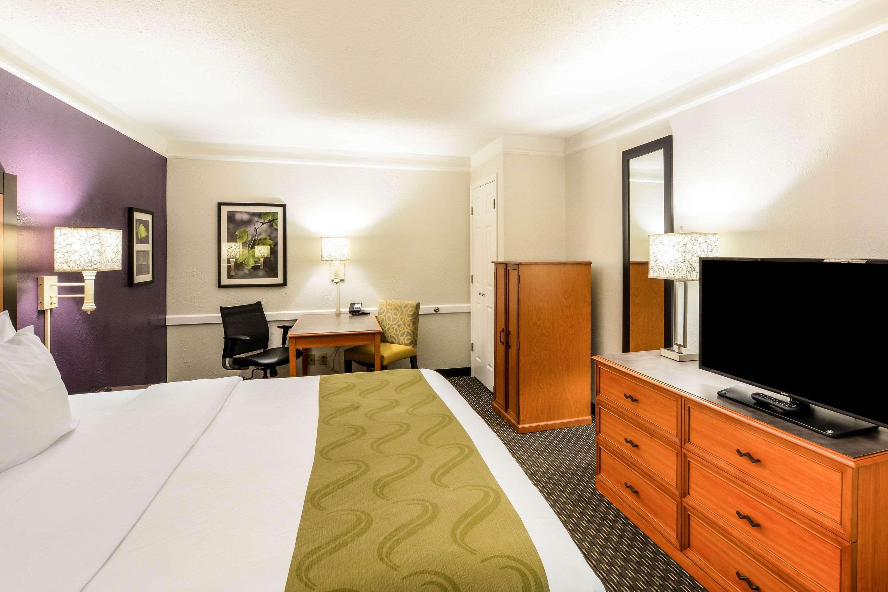 Quality Inn & Suites North Charleston - Ashley Phosphate Kültér fotó
