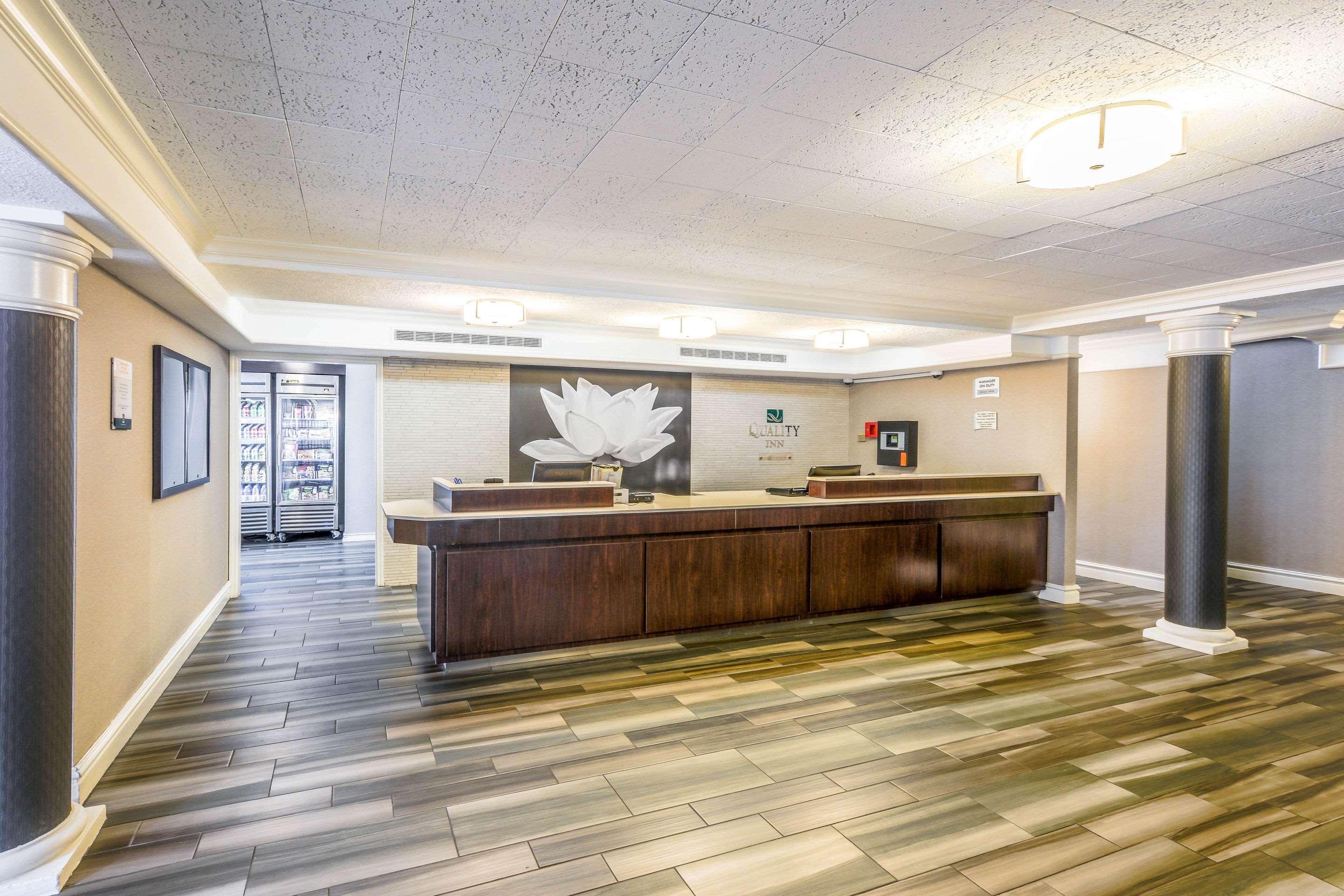 Quality Inn & Suites North Charleston - Ashley Phosphate Kültér fotó