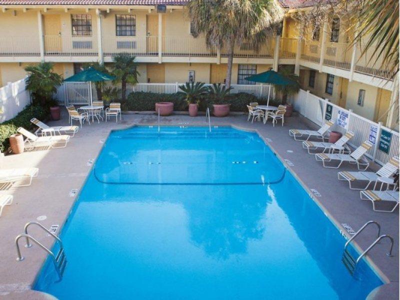 Quality Inn & Suites North Charleston - Ashley Phosphate Kültér fotó