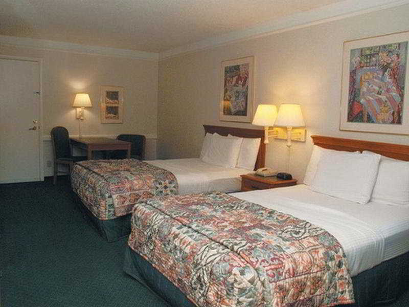 Quality Inn & Suites North Charleston - Ashley Phosphate Szoba fotó