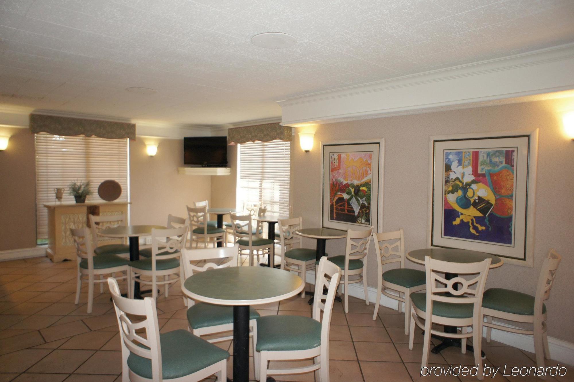 Quality Inn & Suites North Charleston - Ashley Phosphate Kültér fotó
