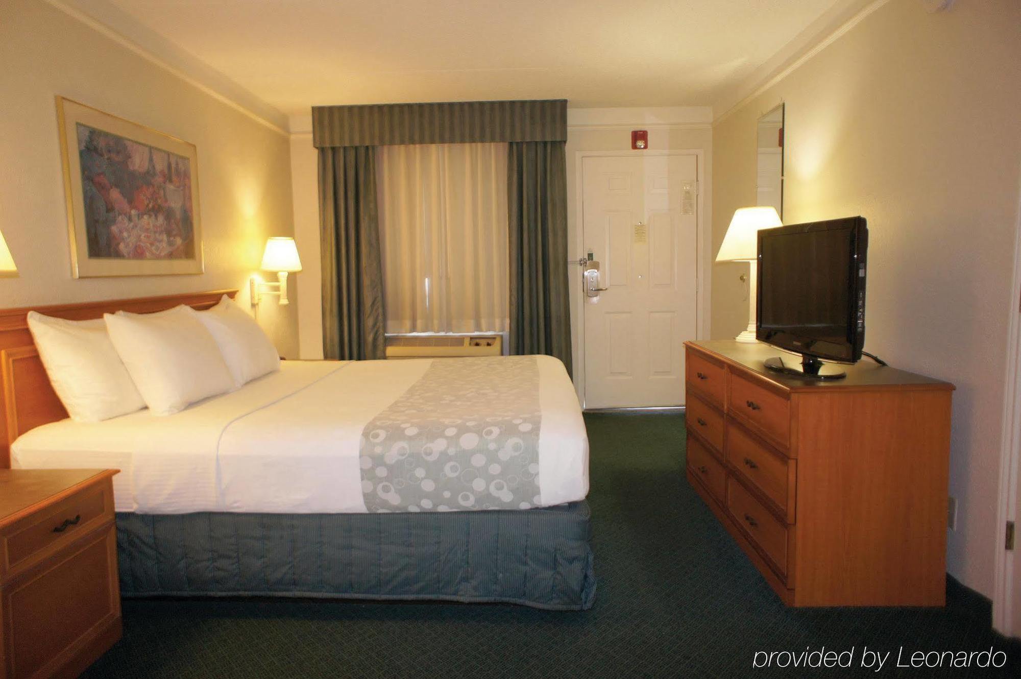 Quality Inn & Suites North Charleston - Ashley Phosphate Kültér fotó