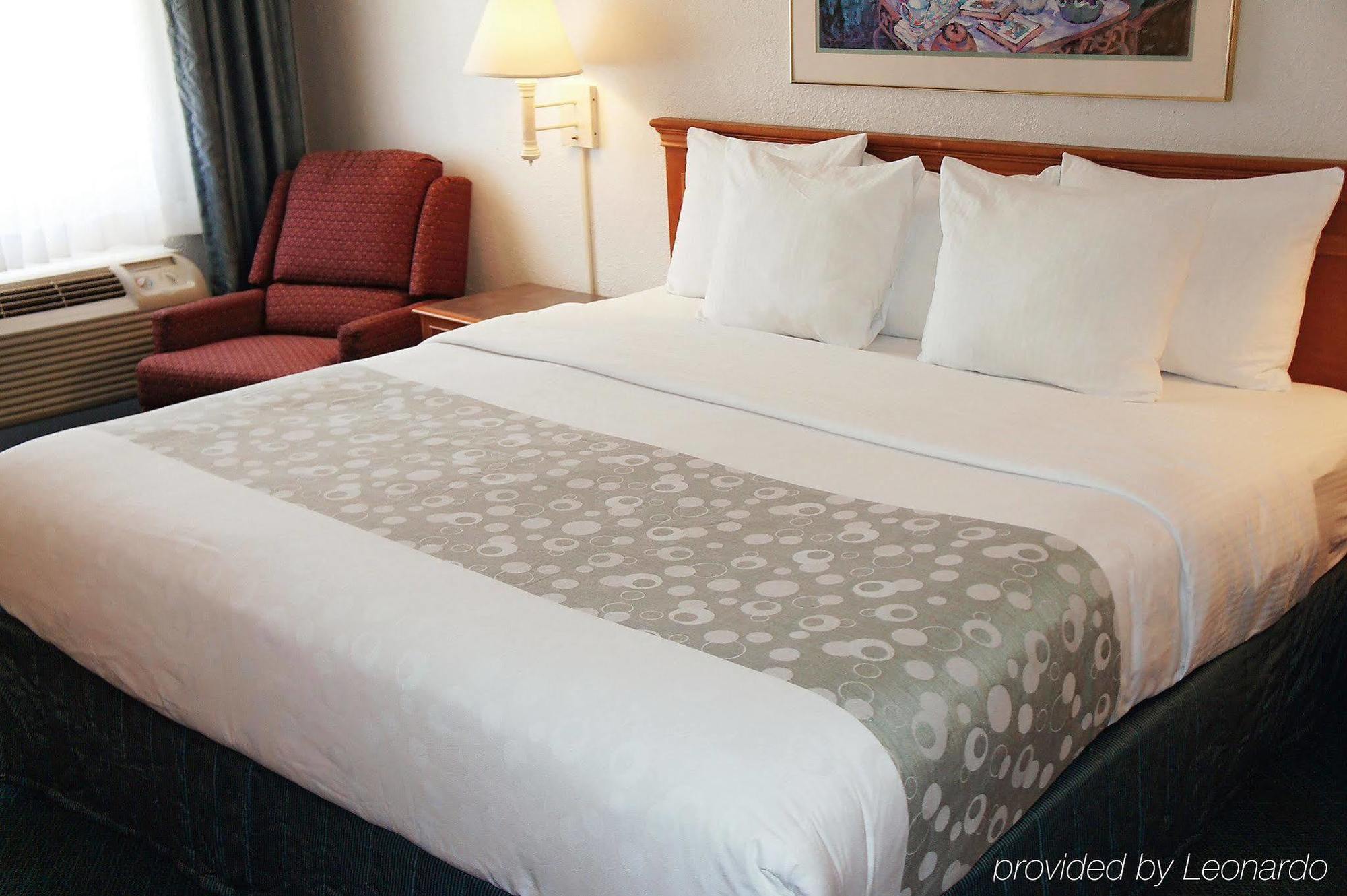 Quality Inn & Suites North Charleston - Ashley Phosphate Kültér fotó