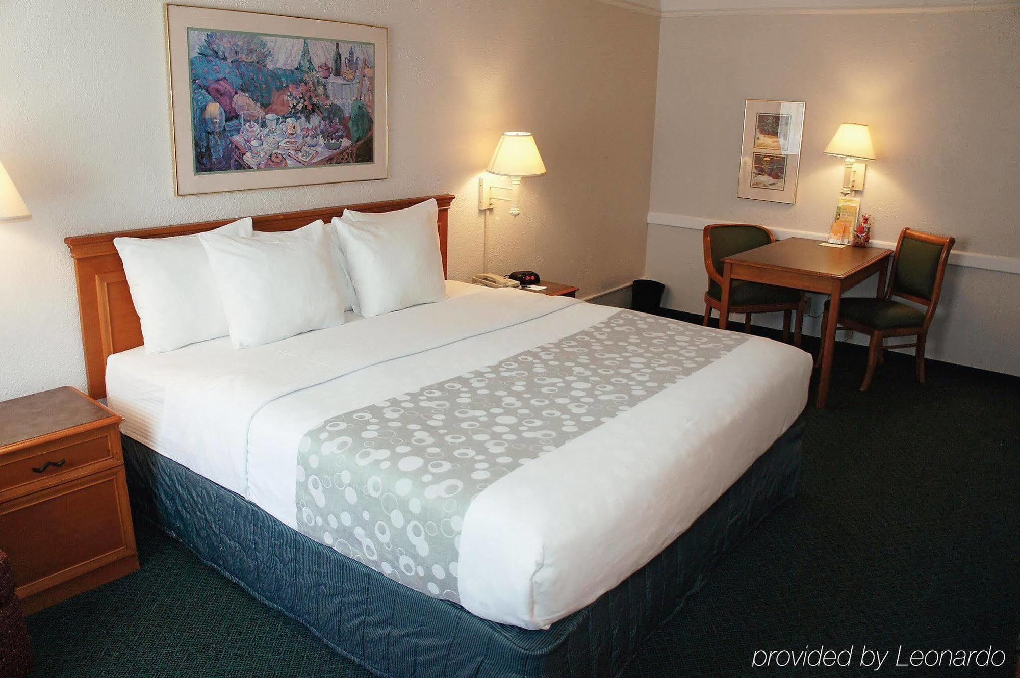 Quality Inn & Suites North Charleston - Ashley Phosphate Kültér fotó